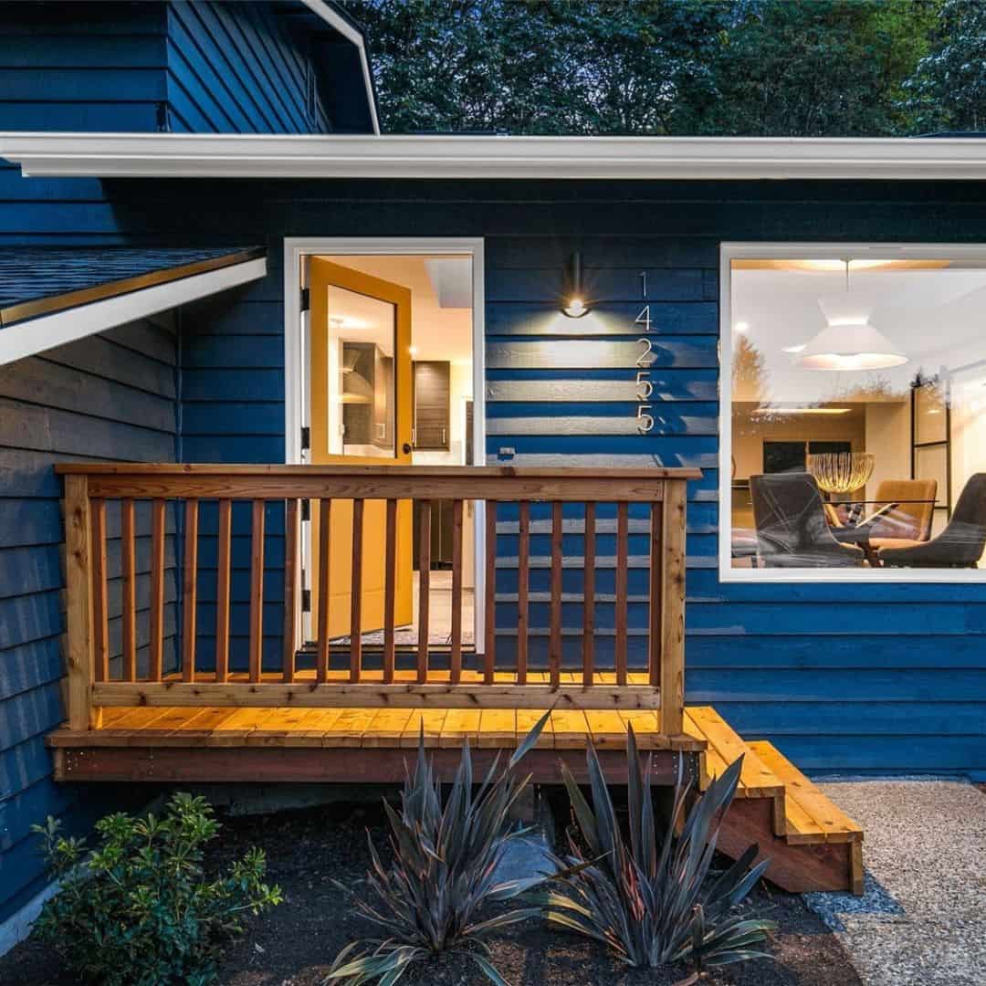 15 Dark Blue House With Cedar Trim Ideas That Are Sleek & Stylish