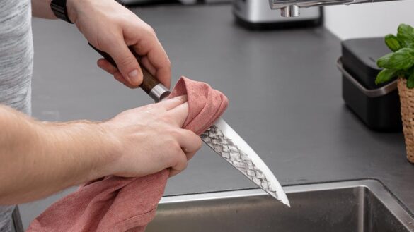when must a knife be cleaned and sanitized featured image