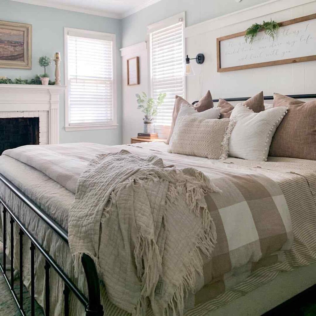 An Image of Woodlawn Blue Bedroom