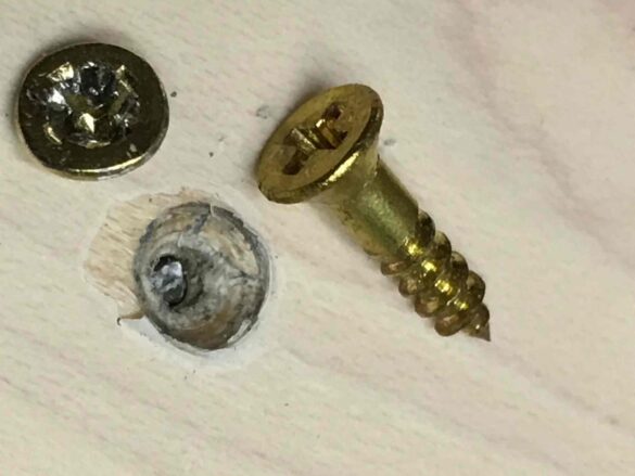 How to Remove a Screw With No Head Without a Drill Featured Image