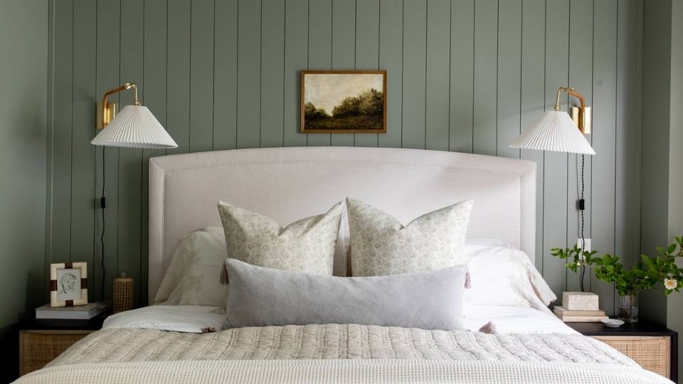 Evergreen Fog is my favorite choice for bedroom.