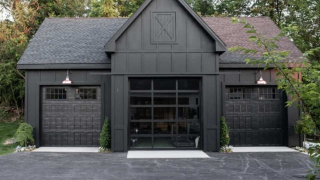Tricorn Black exteriors